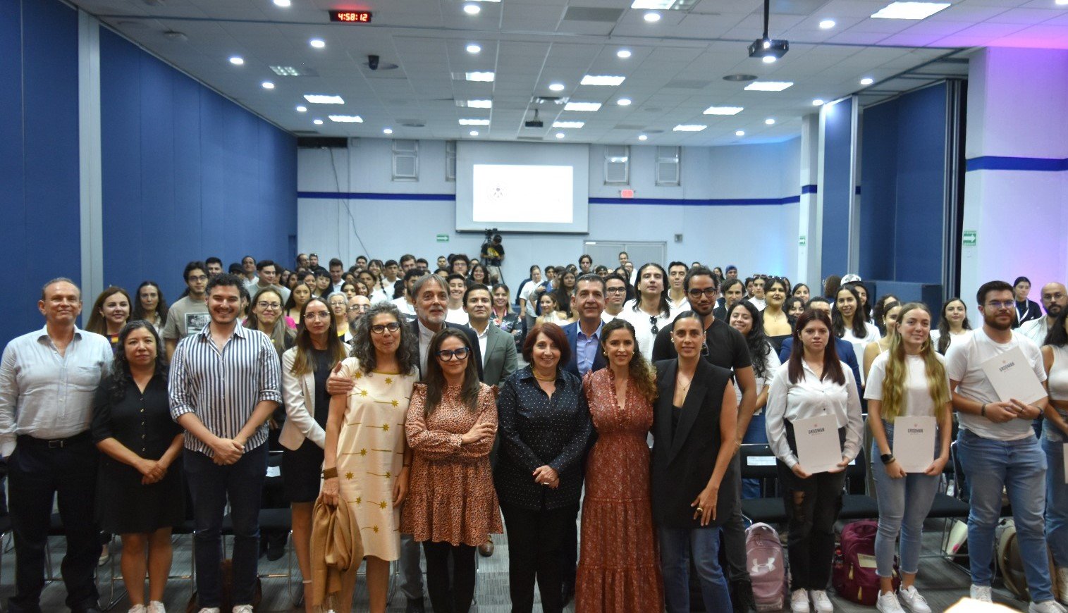 La filántropa Gladys Grodman recibe homenaje póstumo por sus contribuciones a la educación